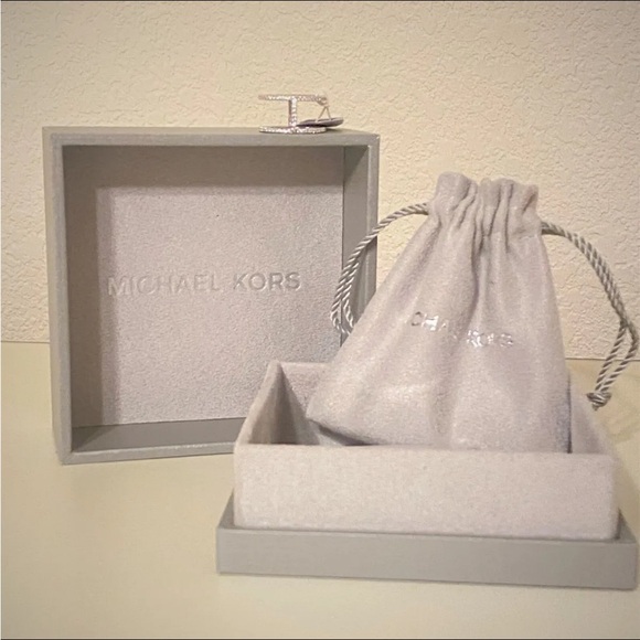 Michael Kors Collection nesting ring jacket in size 6 - Picture 4 of 4